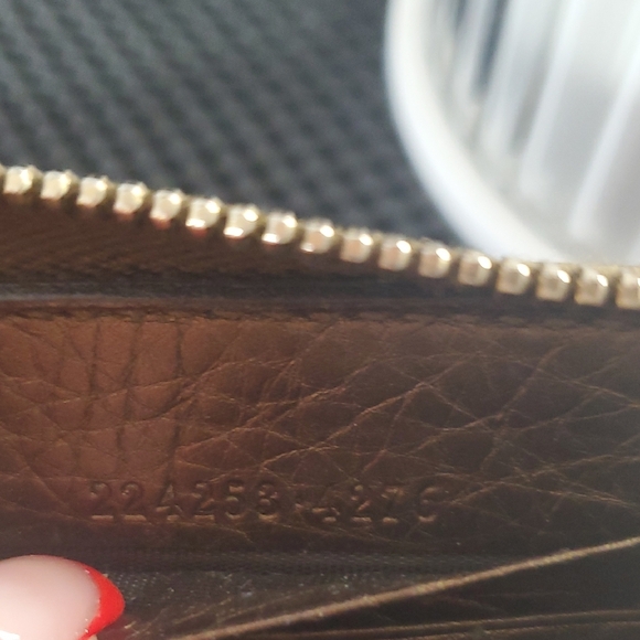 Gucci Tan Leather Zipper Wallet - Picture 5 of 6
